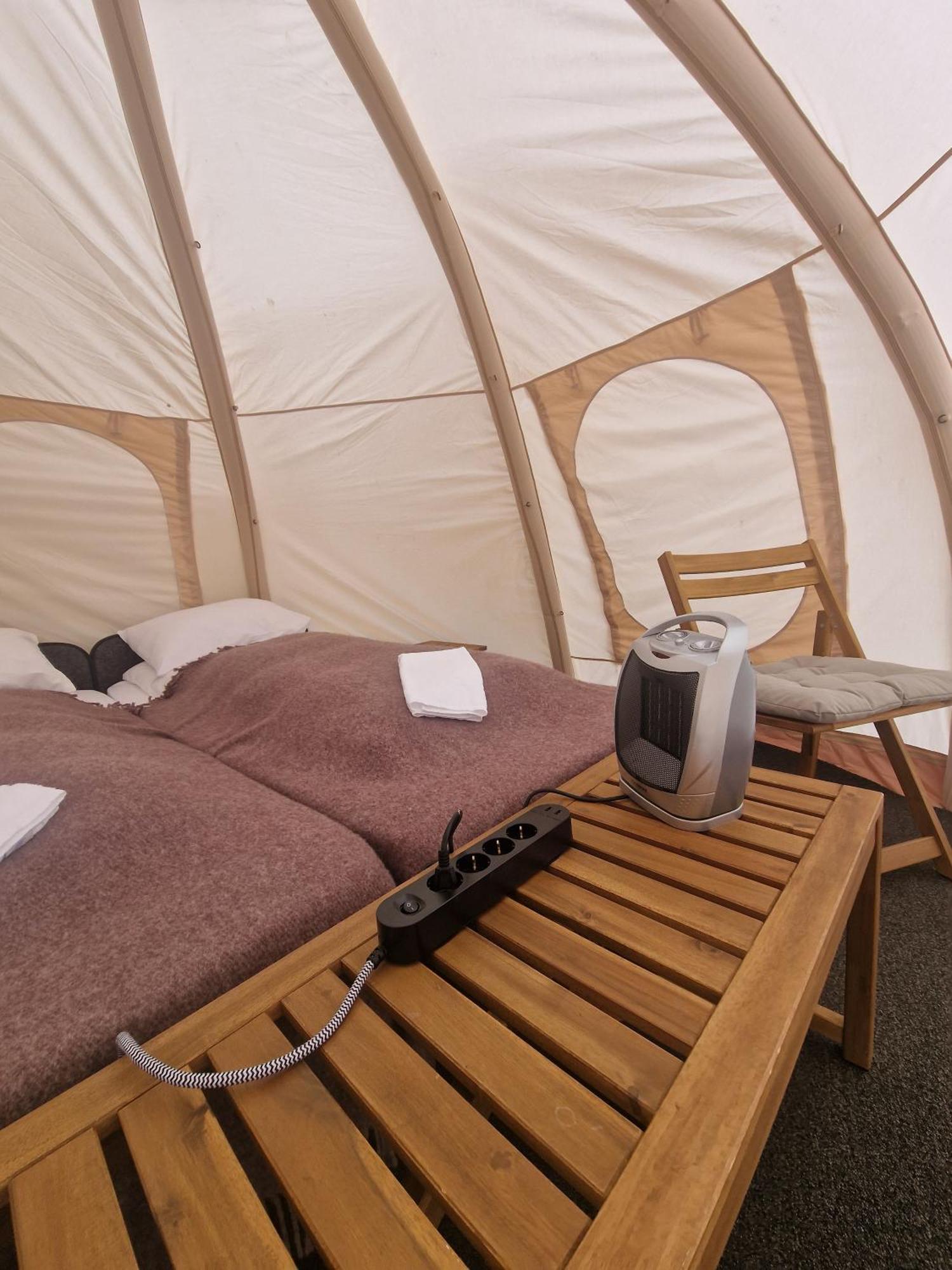 Haukafell Camping - Tents For Rents Höfn Buitenkant foto